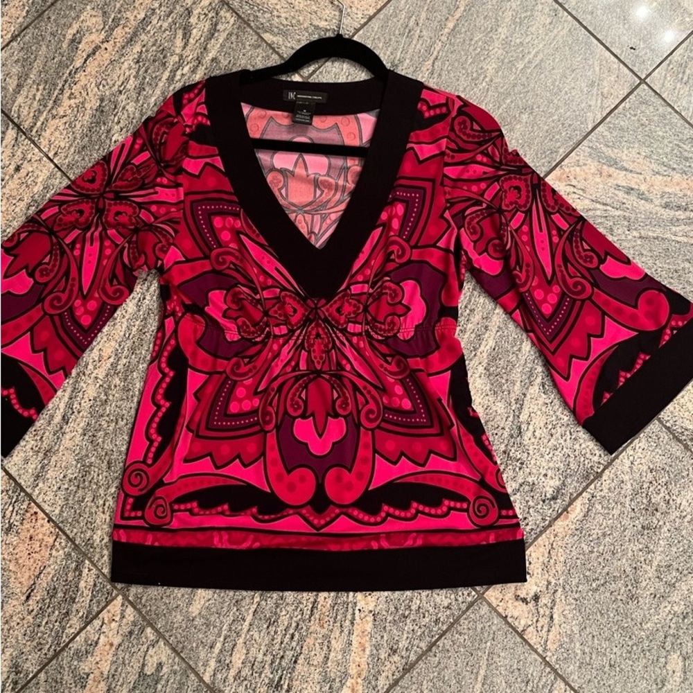 INC International Concepts V-Neck Sweater in Pink and Black